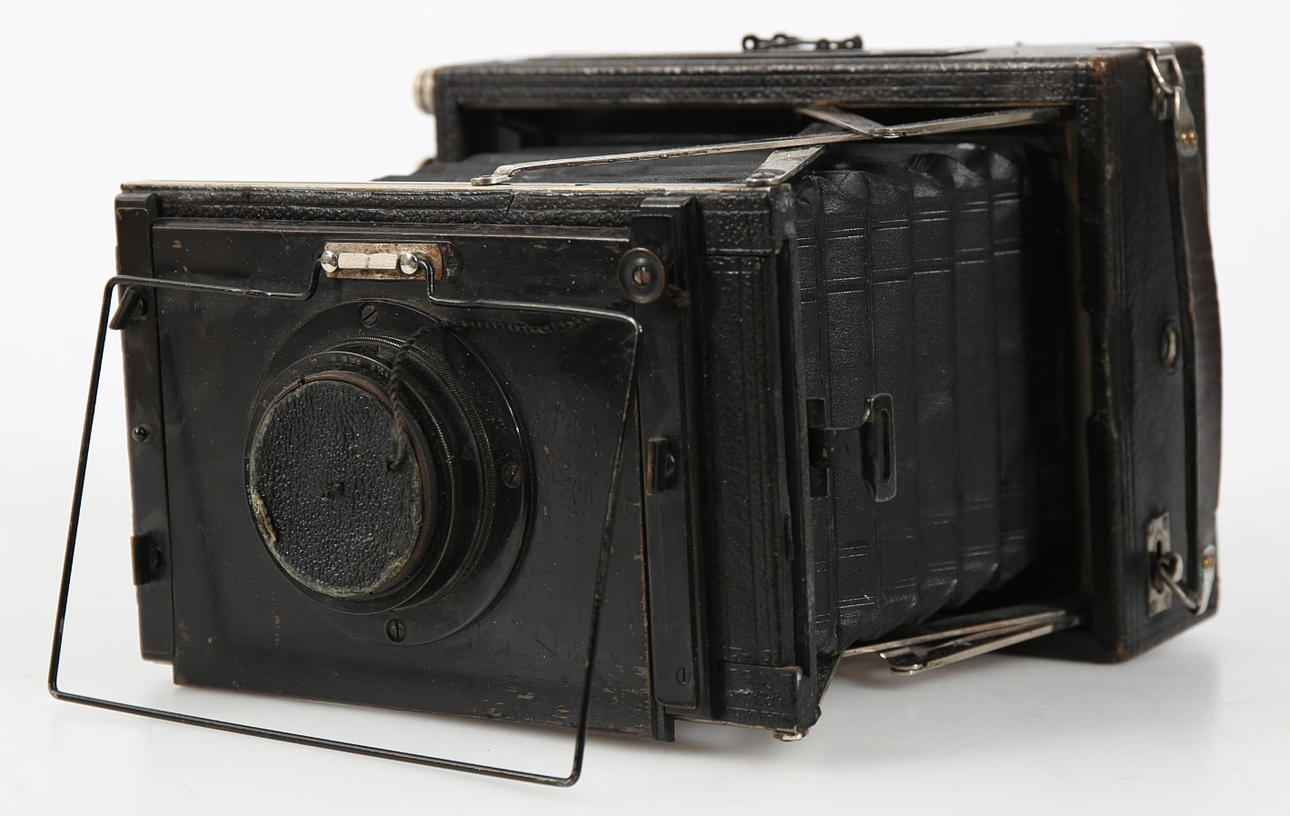 CAMERA, model Deckrullo Nettel 10x15, Contessa Nettel, circa 1900.