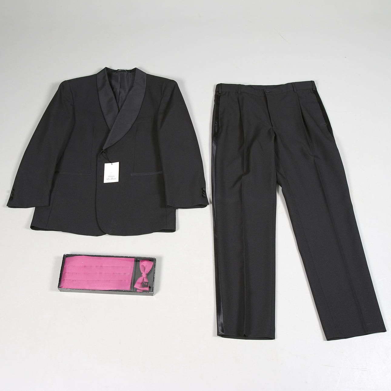 SMOKING med GÖRDELSET, storlek 54, Gino Bellini.