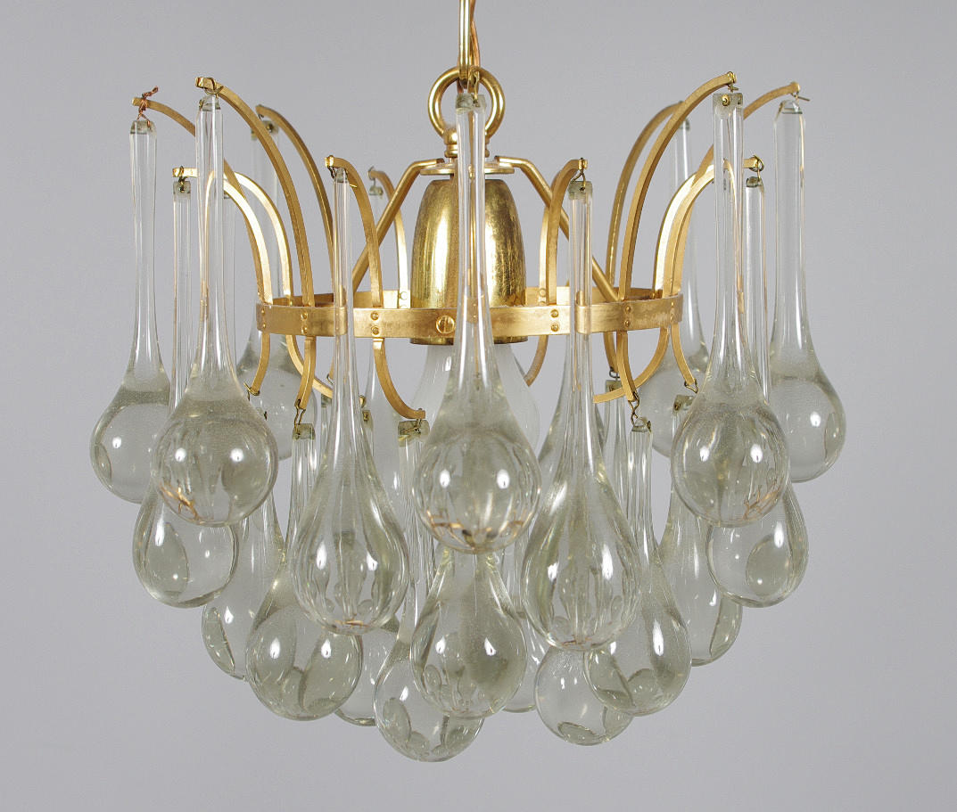 LJUSKRONA MED DROPPRISMOR, modern design.