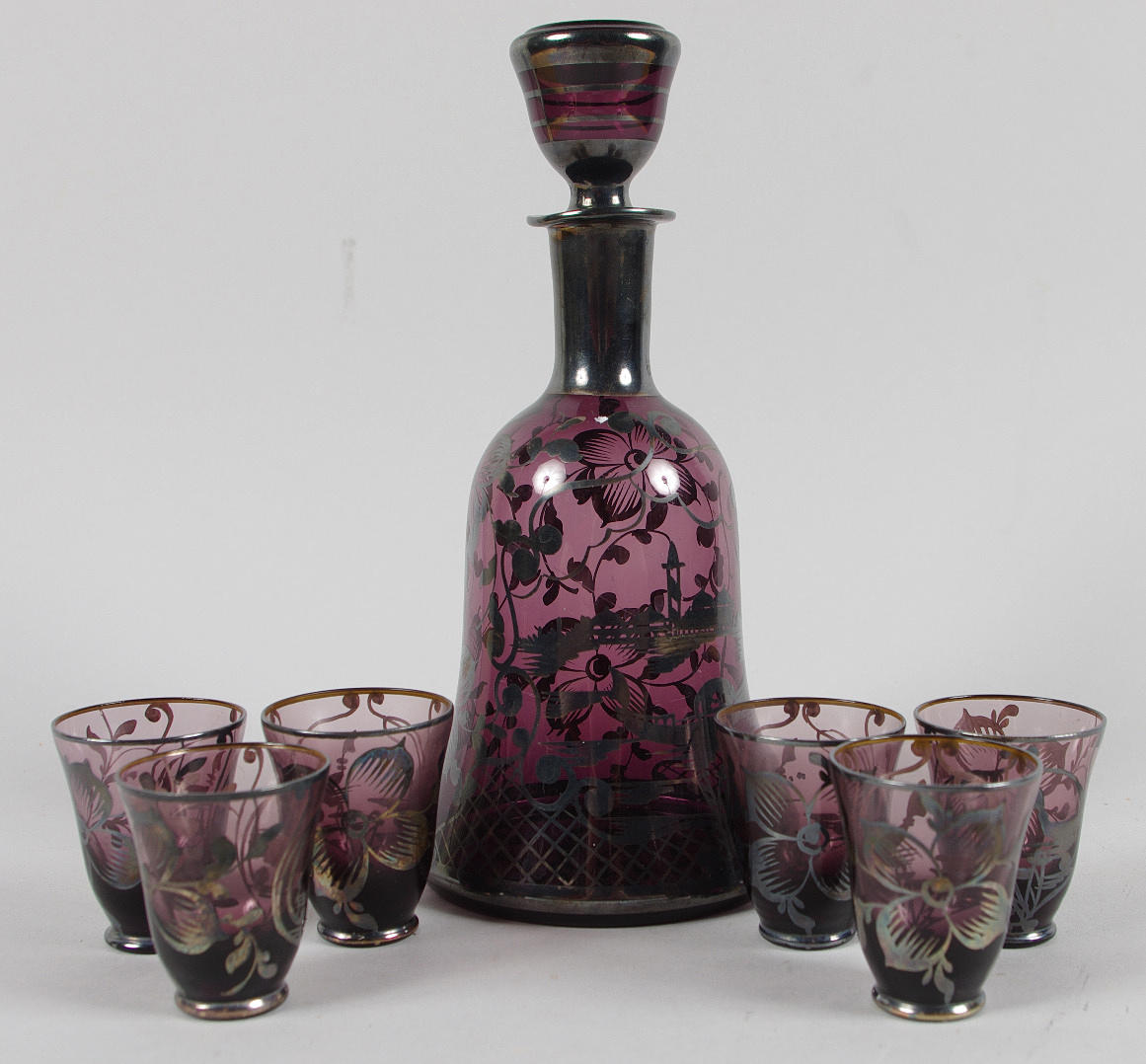 LIKÖRSERVIS, lila glas med silverdekor.