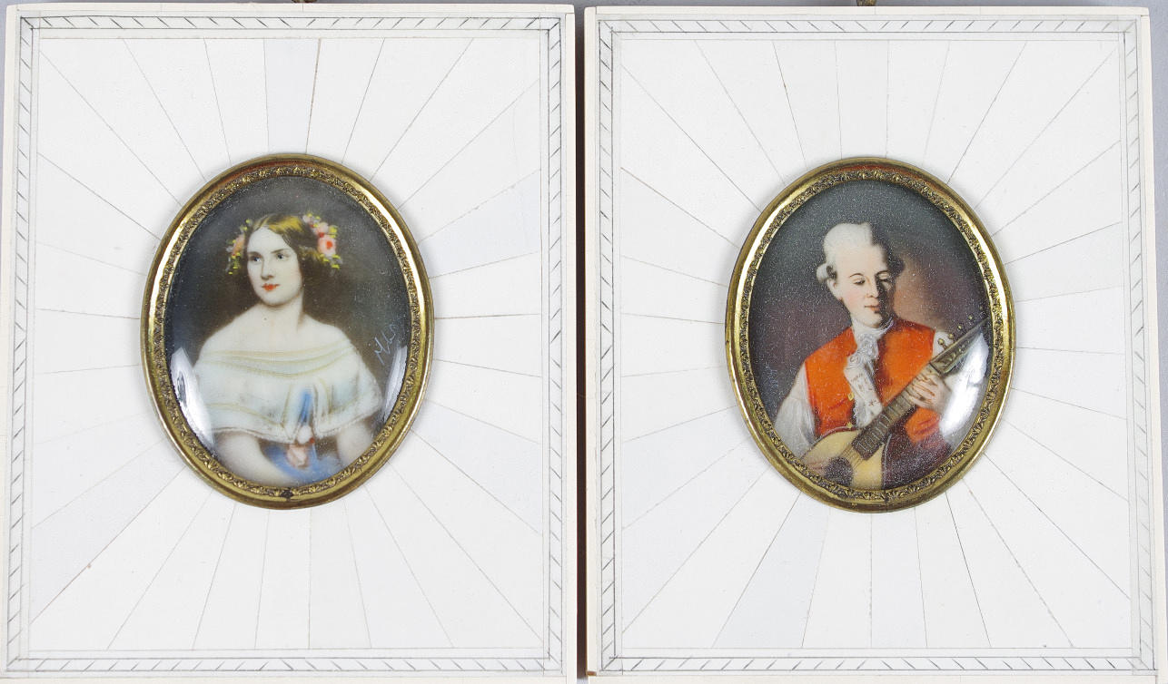 MINIATYRTAVLOR, 2 stycken, porträtt.