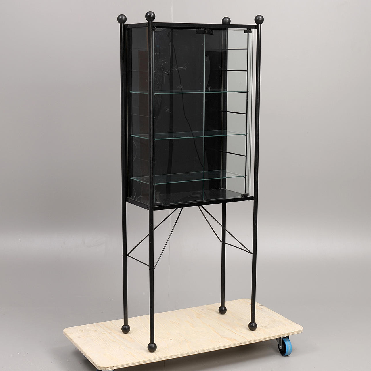 IKEA Vitrine, modern, schwarz lackiert.