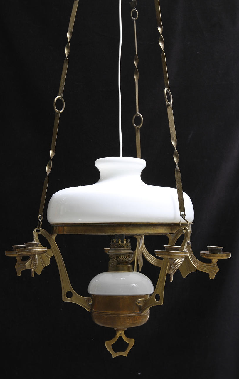 FOTOGENLAMPA, takmodell, jugend, tidigt 1900-tal. Total höjd med kedjor 110 cm.