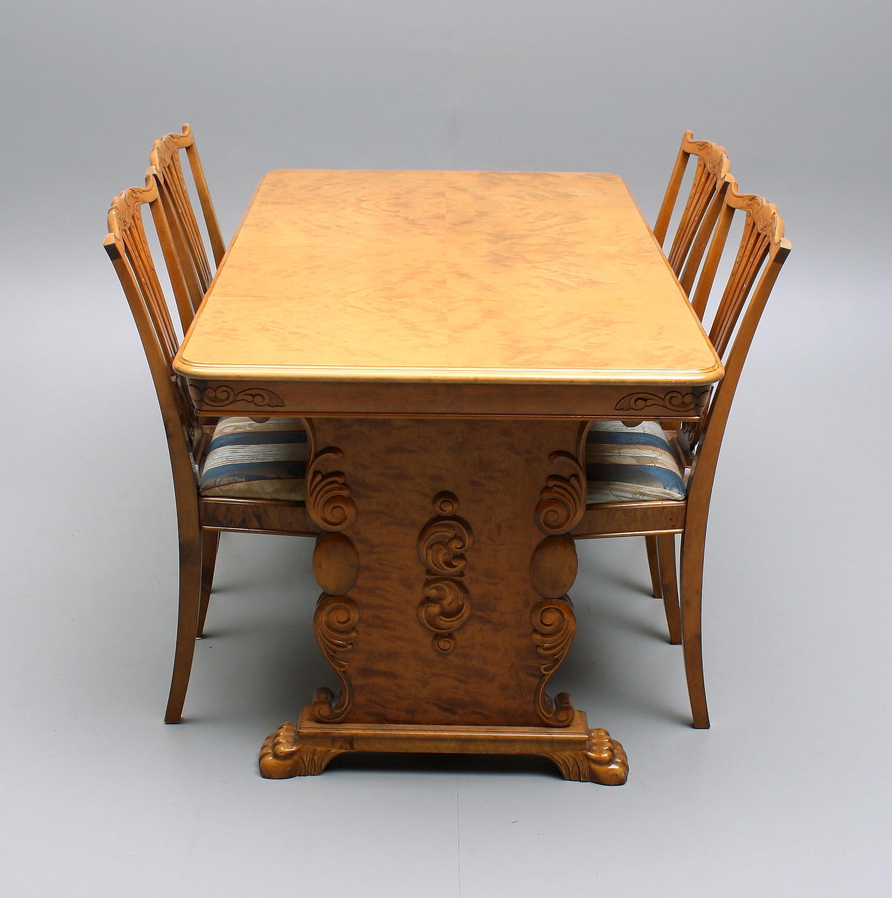 MATGRUPP, 5 delar, björk, chippendalestil.