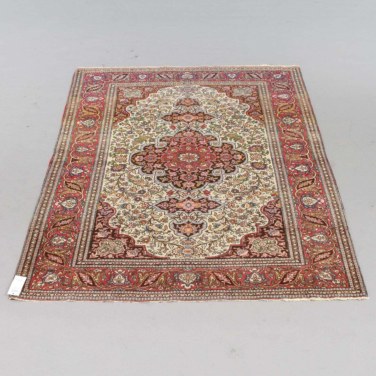 ORIENTALISK MATTA, Täbris, 210 x 138 cm.