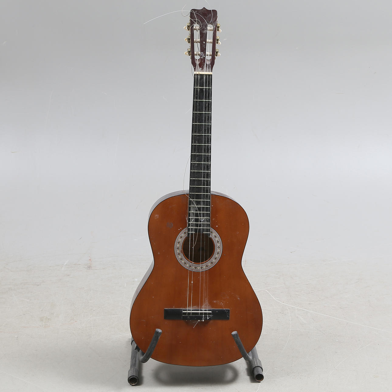 GUITAR, Kina, 20. århundrede.