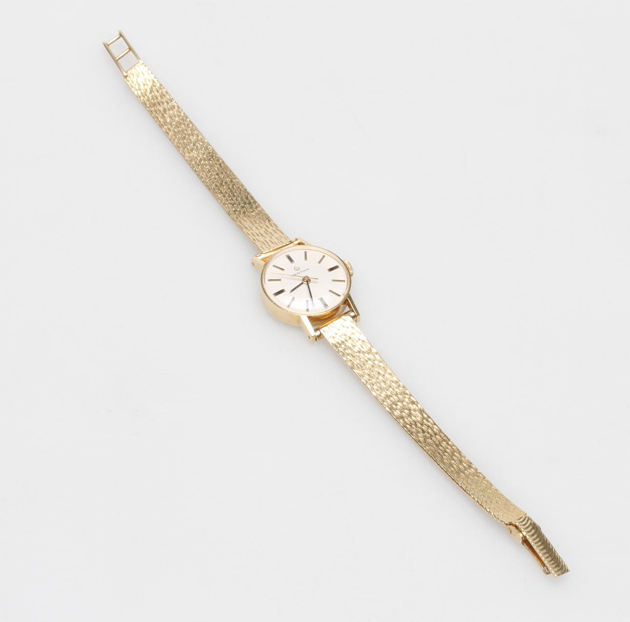 DAMUR CERTINA MED ARMBAND 18K, total vikt ca 29,4 gr.