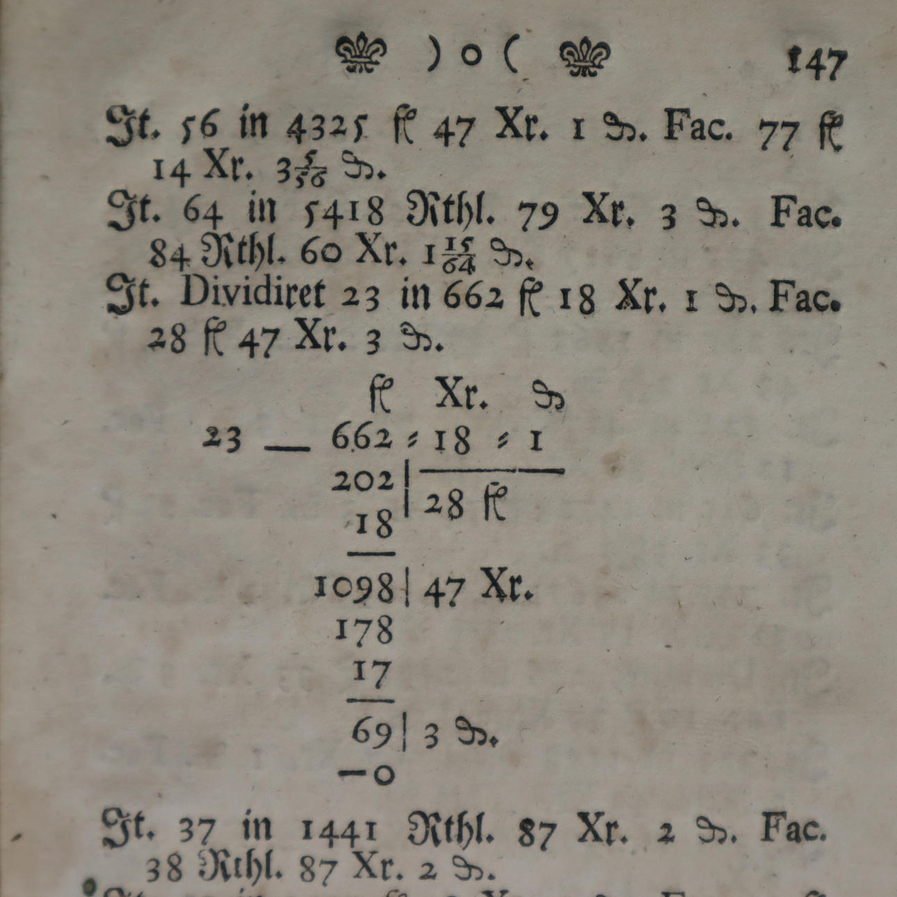 MATEMÁTICAS - Antiguo libro de aritmética.