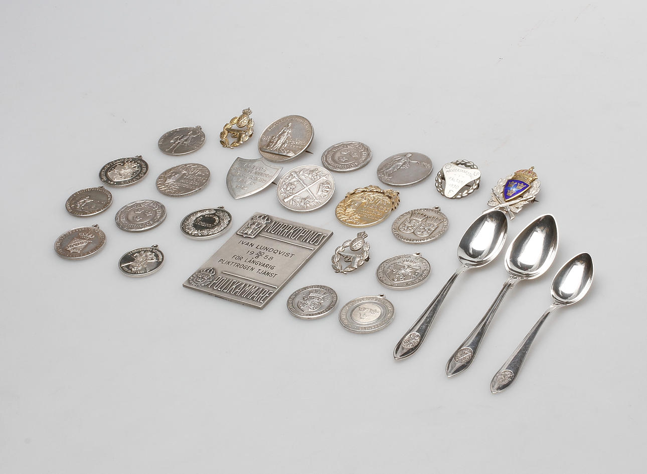 SILVERFÖREMÅL, 23 delar, silver, vikt ca 396 gram.