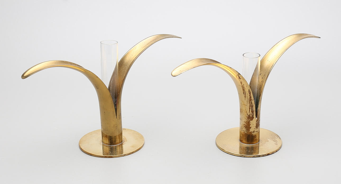 LJUSSTAKAR, med VASER, ett par, mässing, "Liljan", Ivar Ålenius Björk, Ystad Metall.