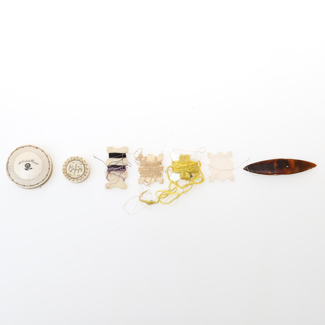 EN RUND GRUND ASK AV BEN.