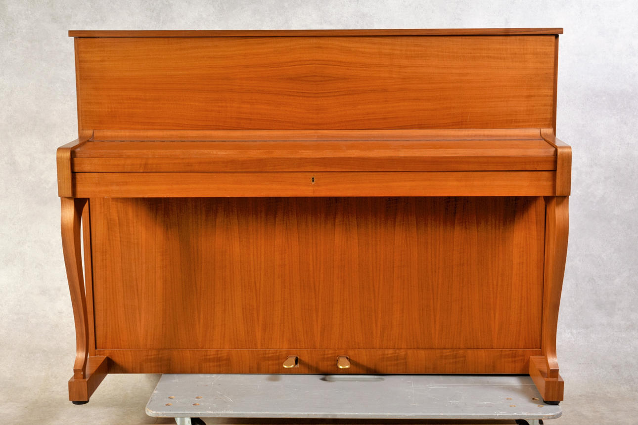 PIANO Wilhelm Schimmel.