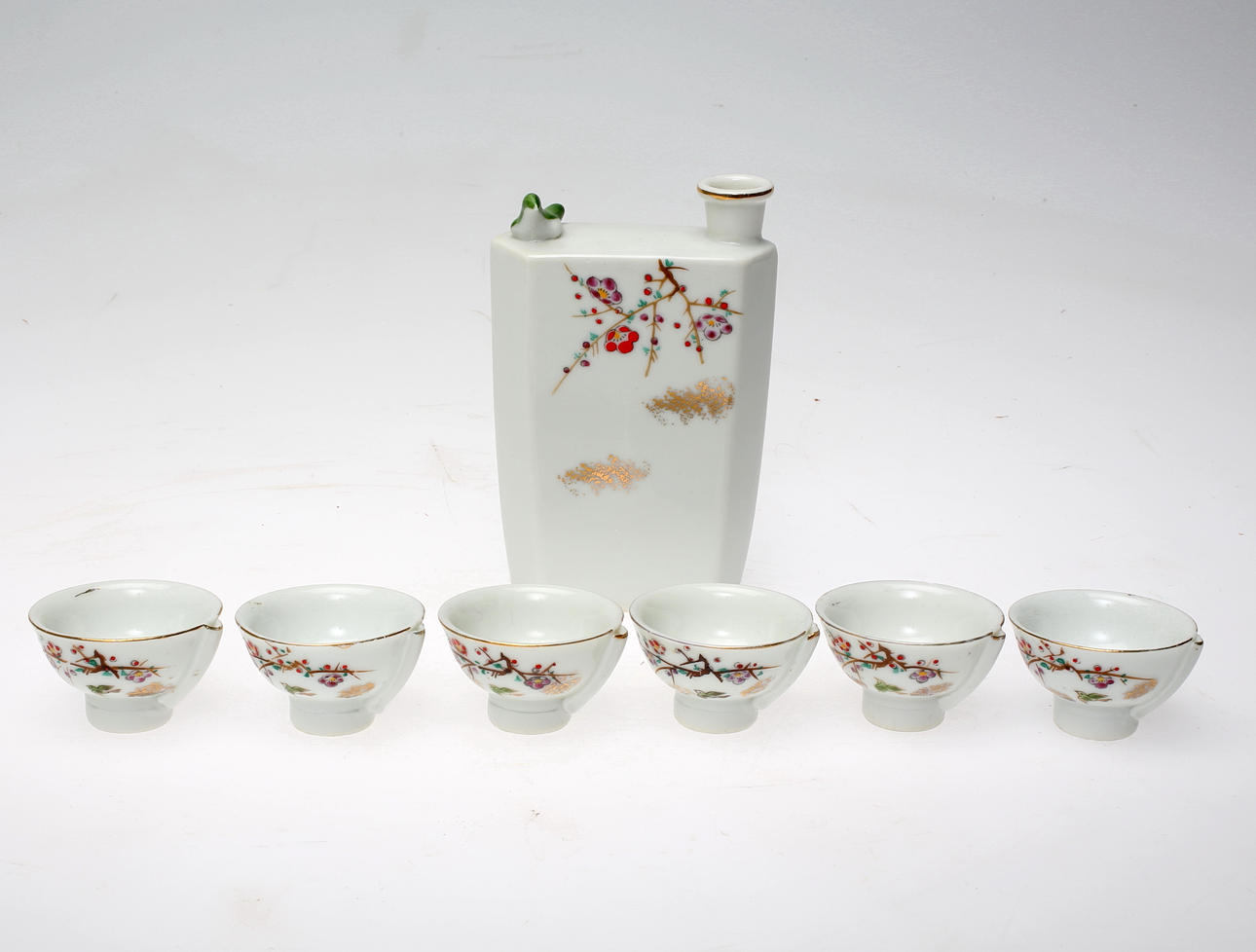 SAKÉSERVIS, 7 delar, porslin, Japan.