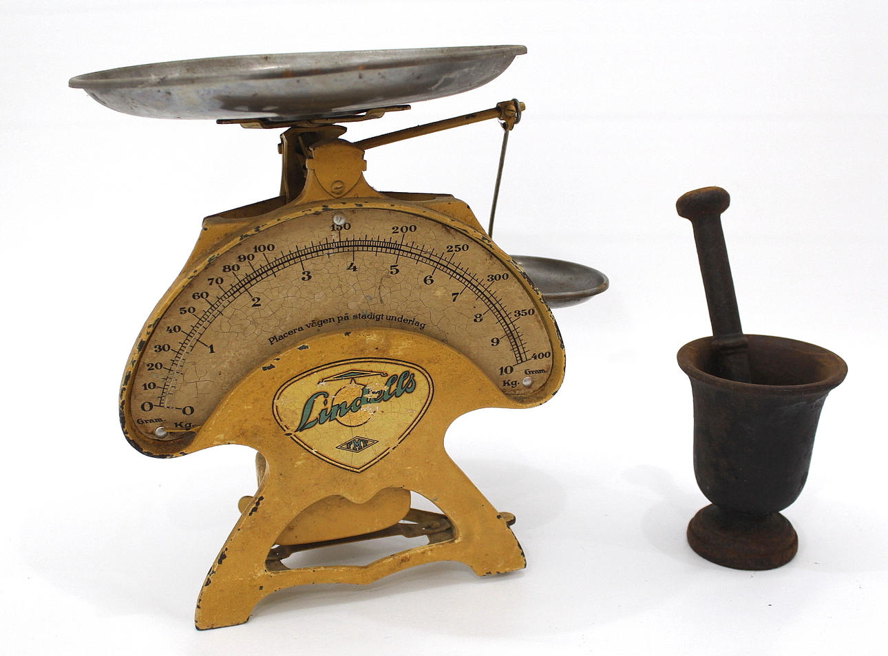 HUSHÅLLS VÅG Lindells samt mortel i järn.