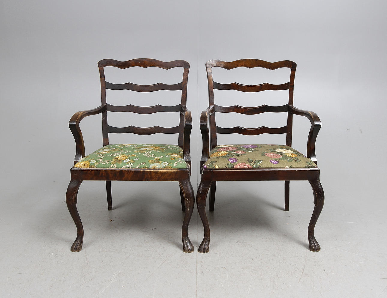 KARMSTOLAR, ett par, björk, 1930/40-tal.