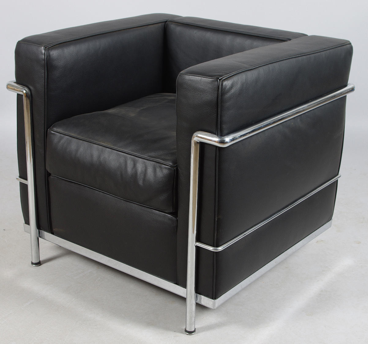 FÅTÖLJ, svart skinn/krom, efter LC 5 Le Corbusier, Funzionalismo.