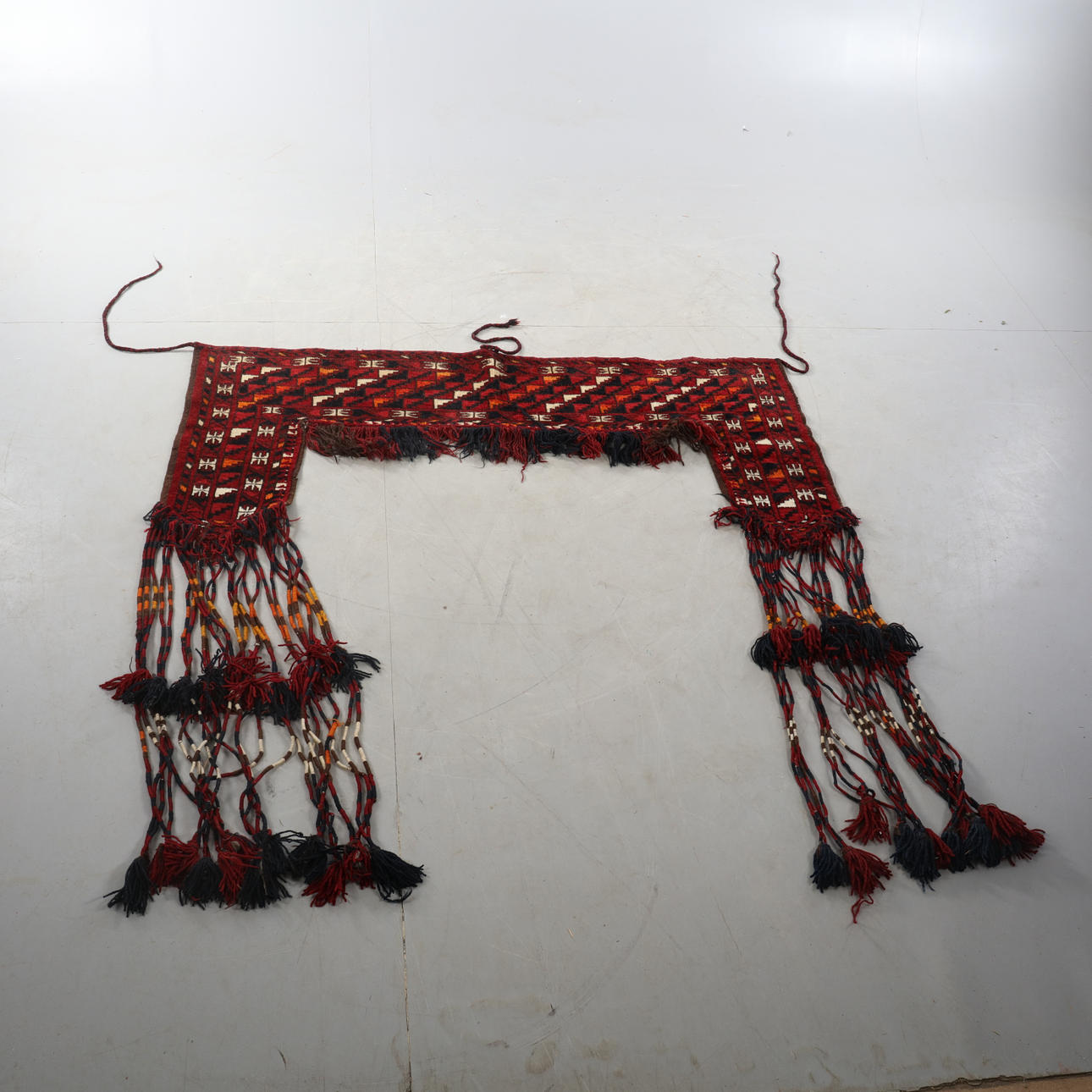 ORIENTALISCHE VORHÄNGE, handgeknüpft.