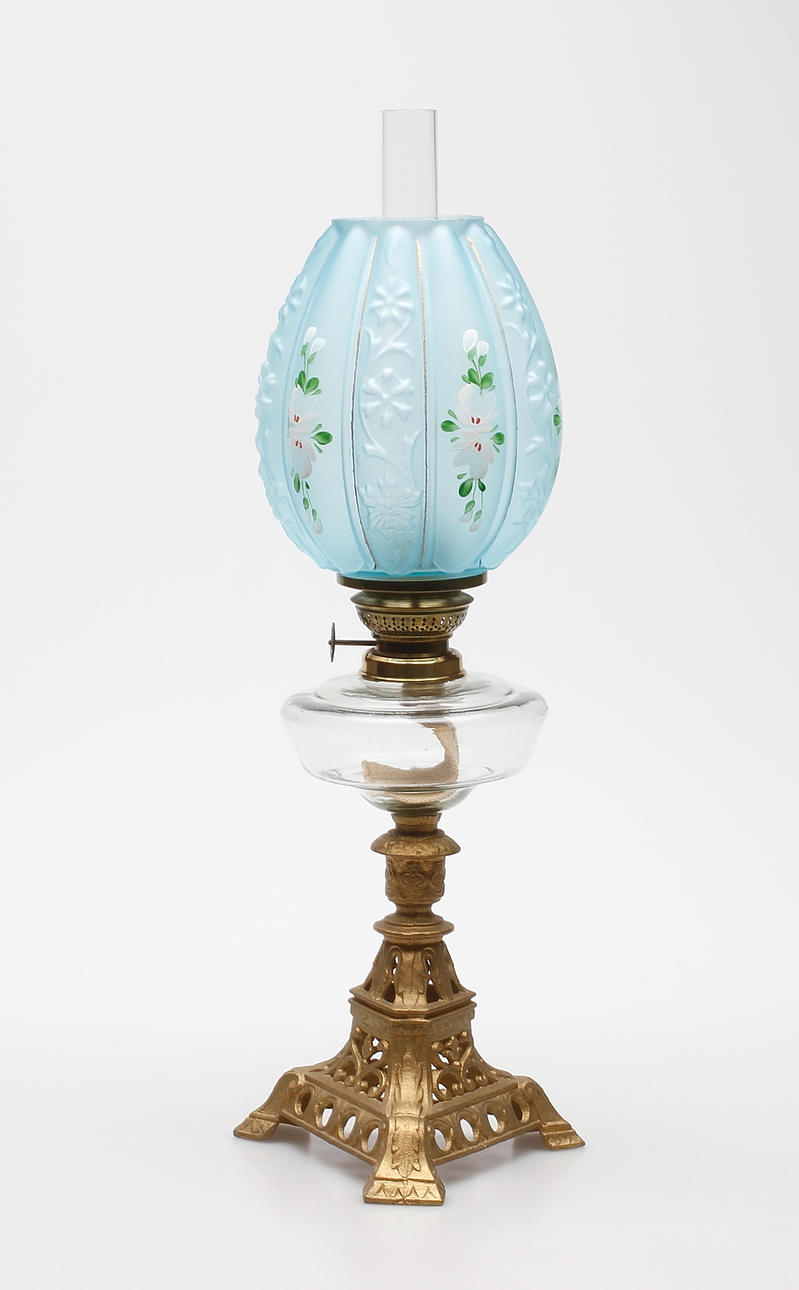 FOTOGENLAMPA, 1800-tal, målad överkupa i glas.