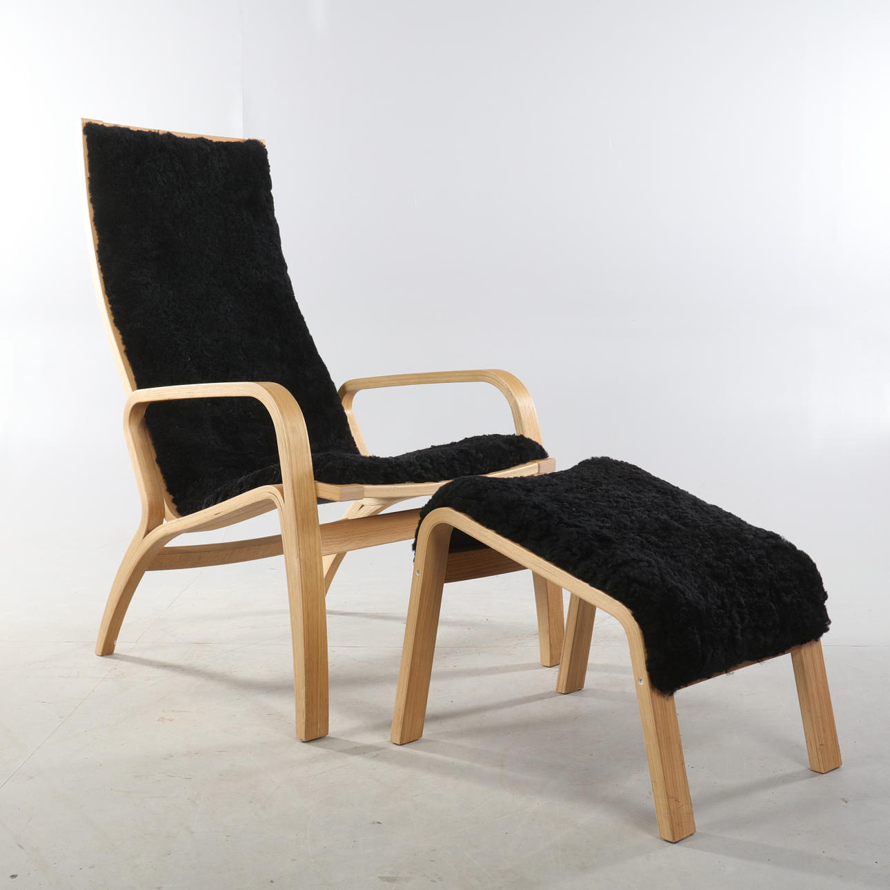 FÅTÖLJ med PALL, 1900 -tal.