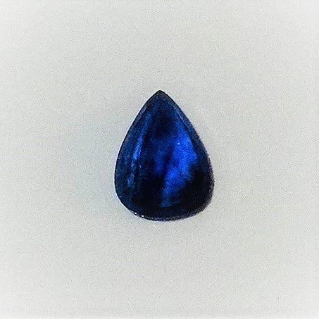 CEYLON SAFIR, i kungsblått, droppslipad.