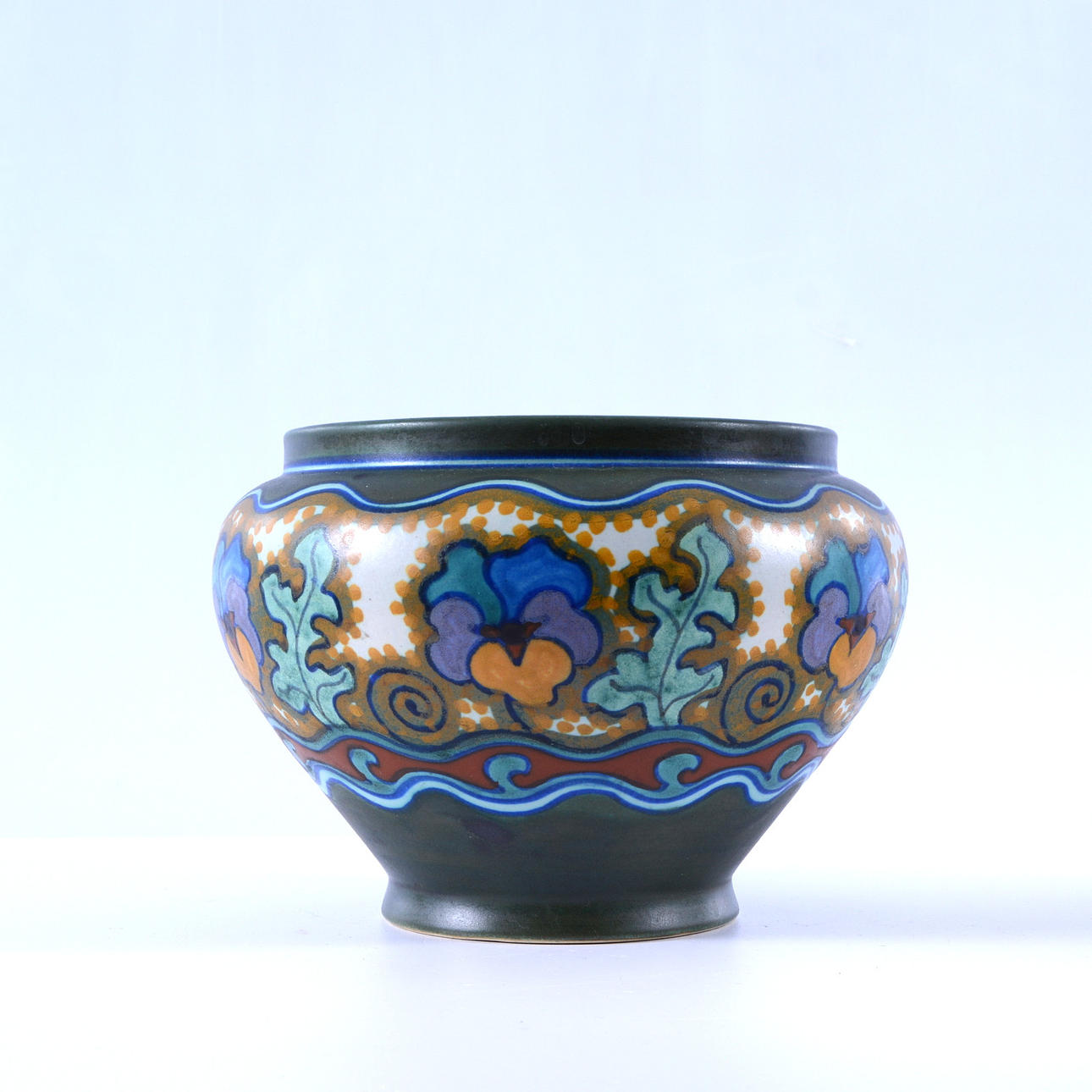 YTTERFODER, keramik, jugend,"Pensée", Gouda.