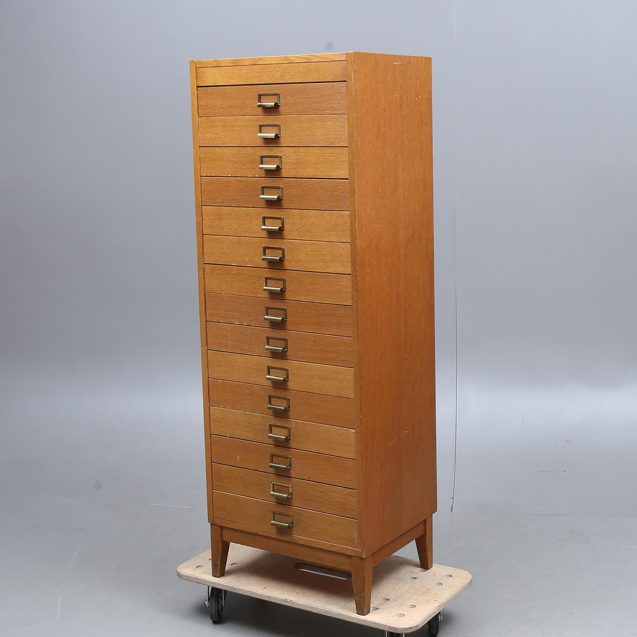 ARKIVSKÅP, trä, 1900-tal.