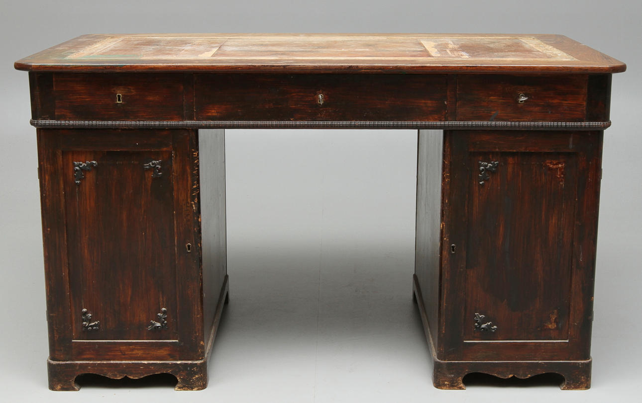 SKRIVBORD, engelsk stil, betsat ädelträ, 1800-tal.
