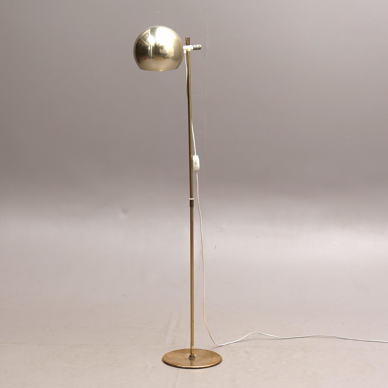 GOLVLAMPA, " Hemi Klot ".