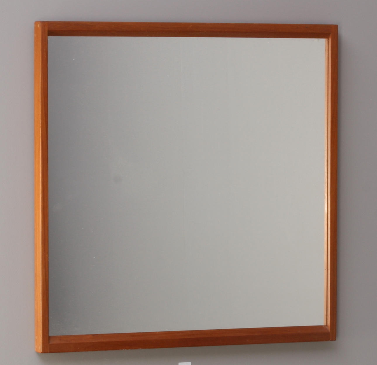 VÄGGSPEGEL, Aksel Kjersgaard Odder, nr 142, 1900-tal, Danmark.