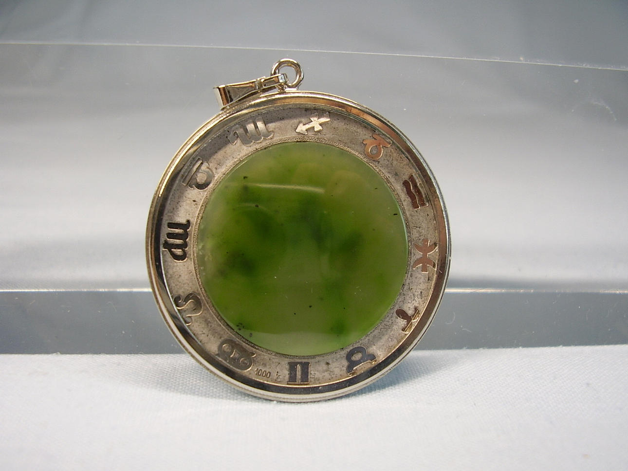 JADE HÄNGSMYCKE STJÄRNTECKEN TAURUS SILVER ZODIAC HÄNGE.