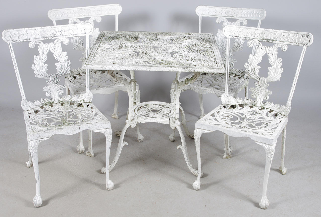 TRÄDGÅRDSGRUPP, vitmålad lättmetall.