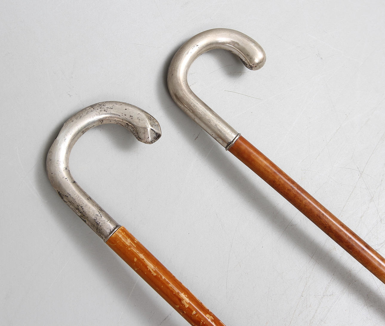 KÄPPAR, 2 st med silverkryckor.