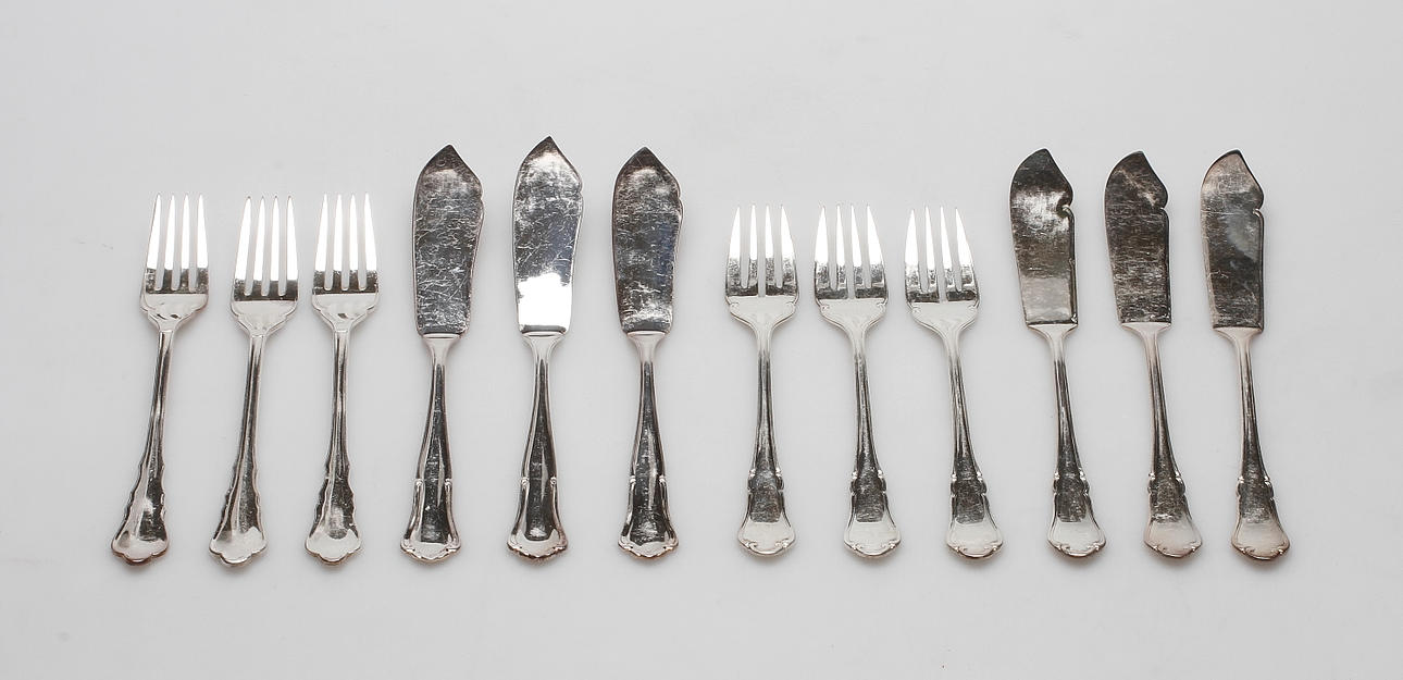 FISKBESTICK, 12 delar, nysilver, "Rådhus", 1900-tal.