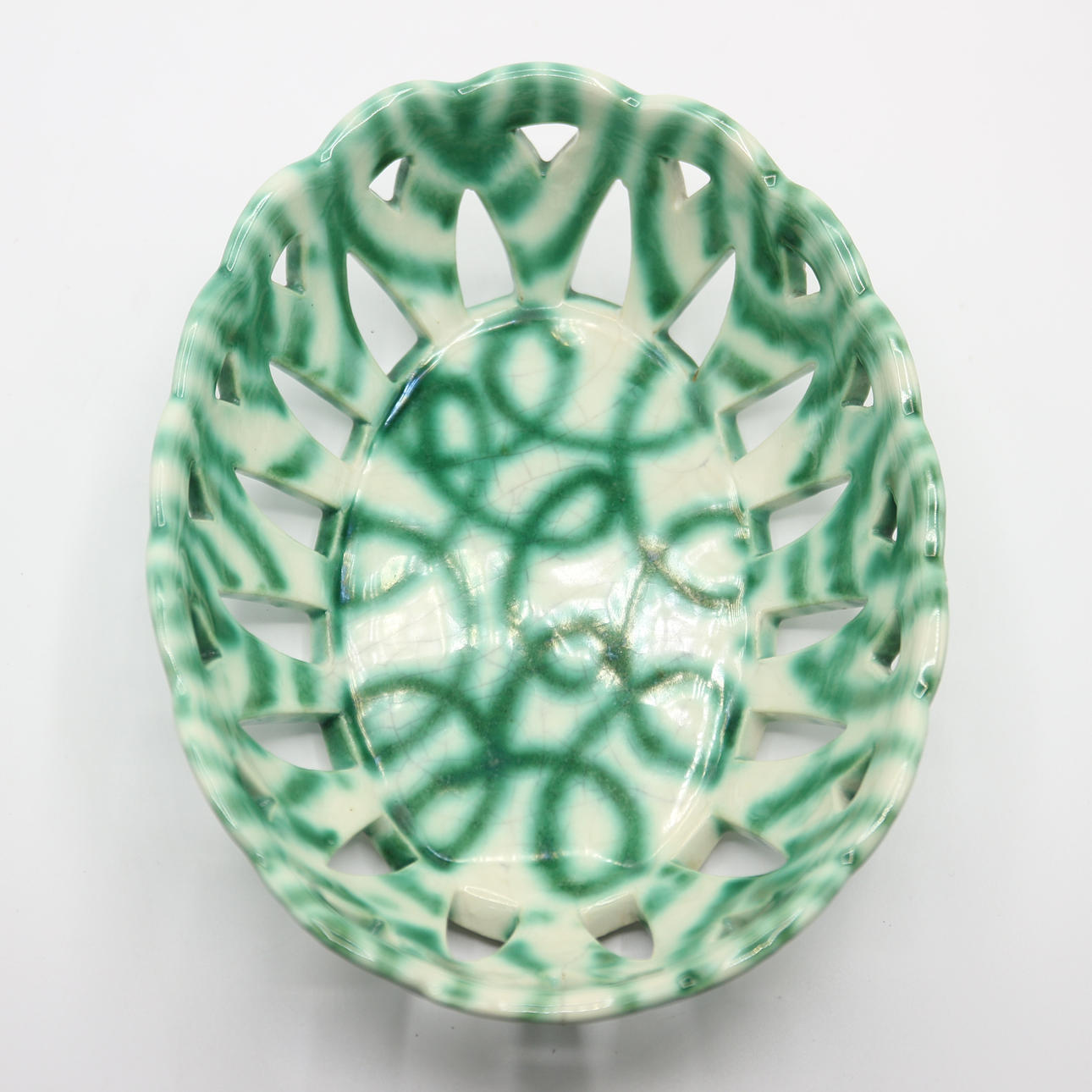 GMUNDNER KERAMIK SCHALE DURCHBROCHEN ANTIK.