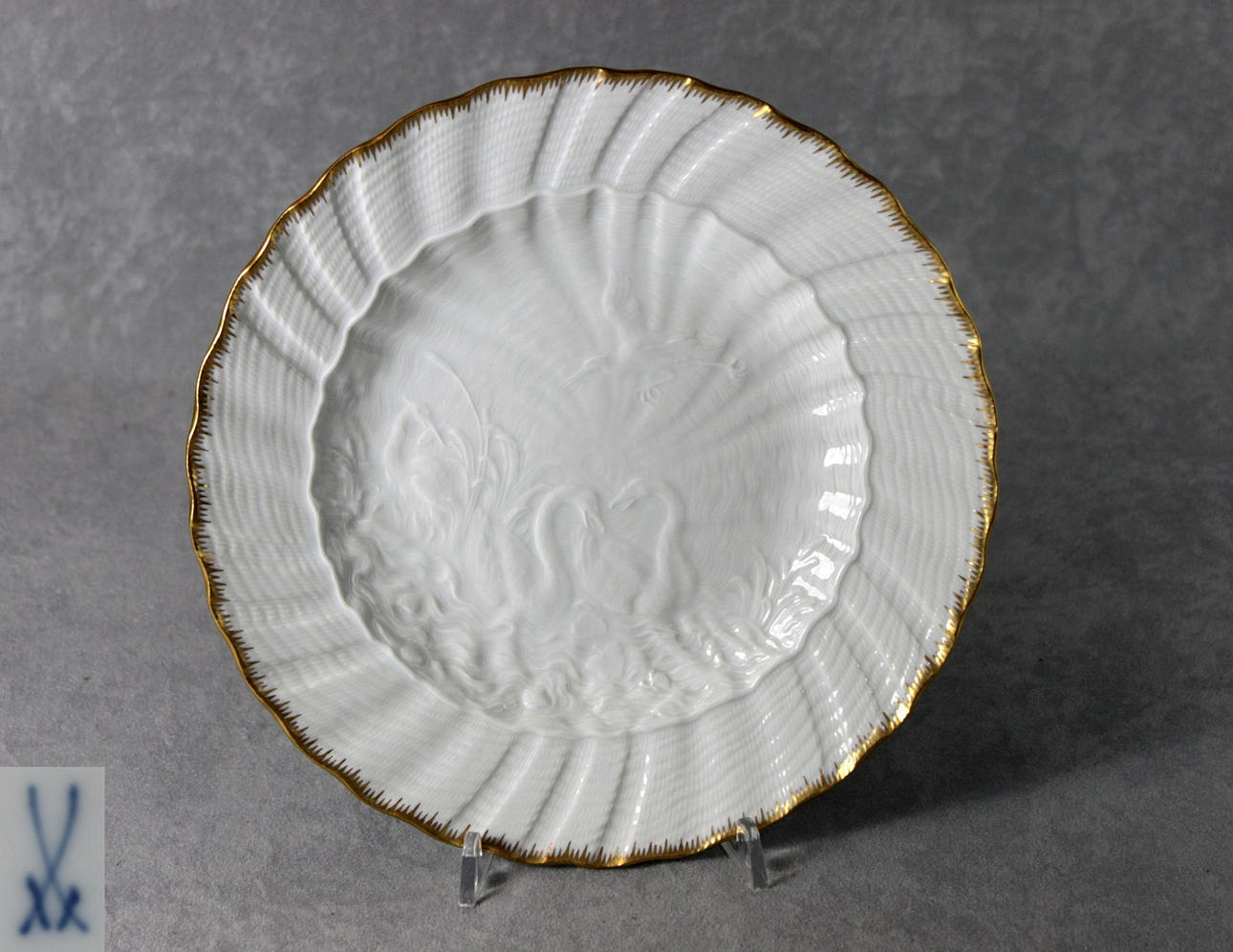 MEISSEN. tallrik, 1:a H. 20. århundrade.