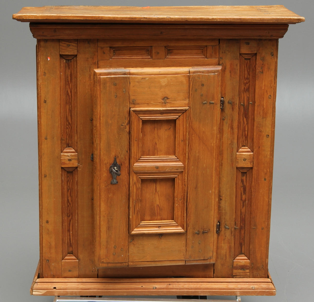 HÄNGSKÅP, 1700-tal.