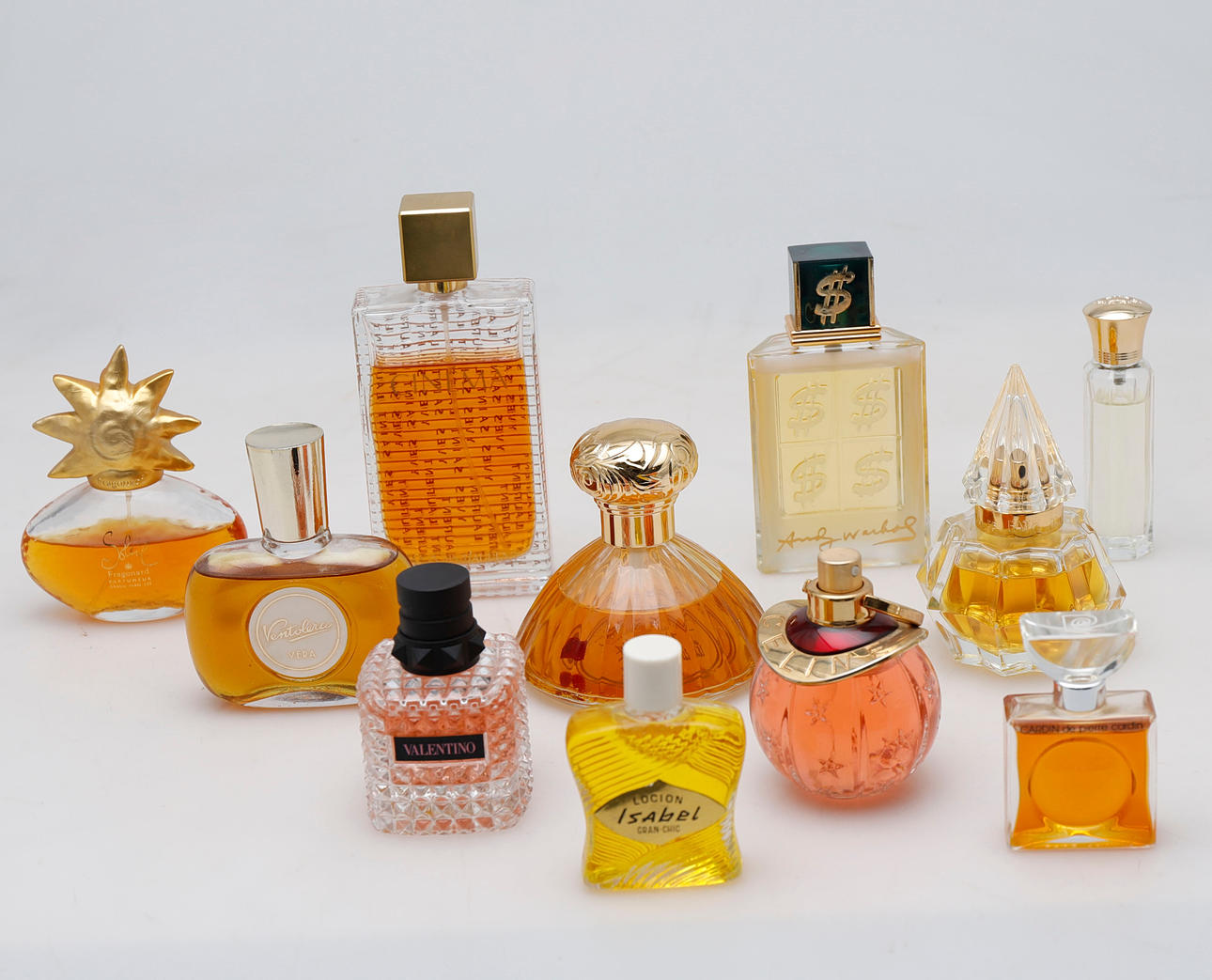 Once frascos de colonia y perfume.