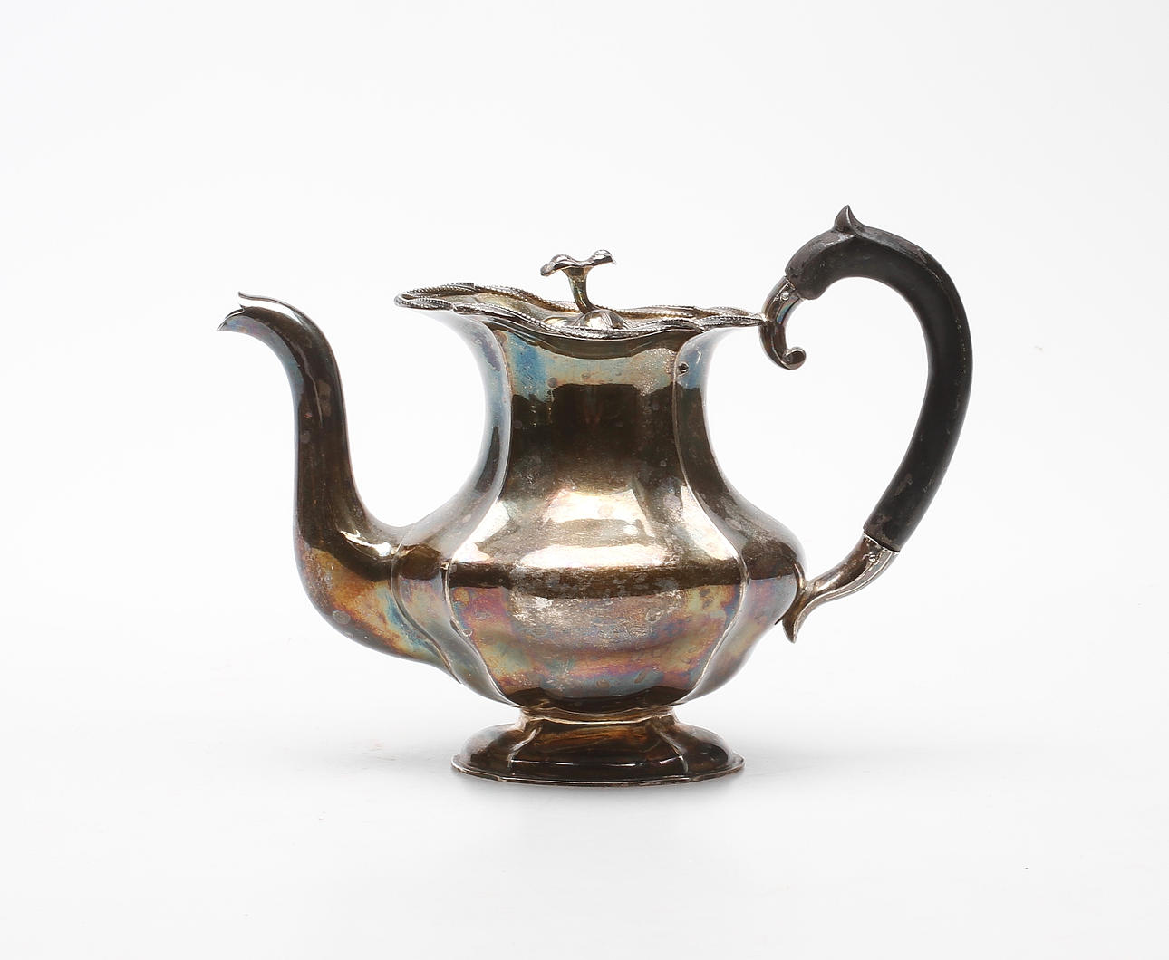 TEKANNA, silver, Alexander Mitin, St Petersburg, 1854, vikt ca 508,9 gram.