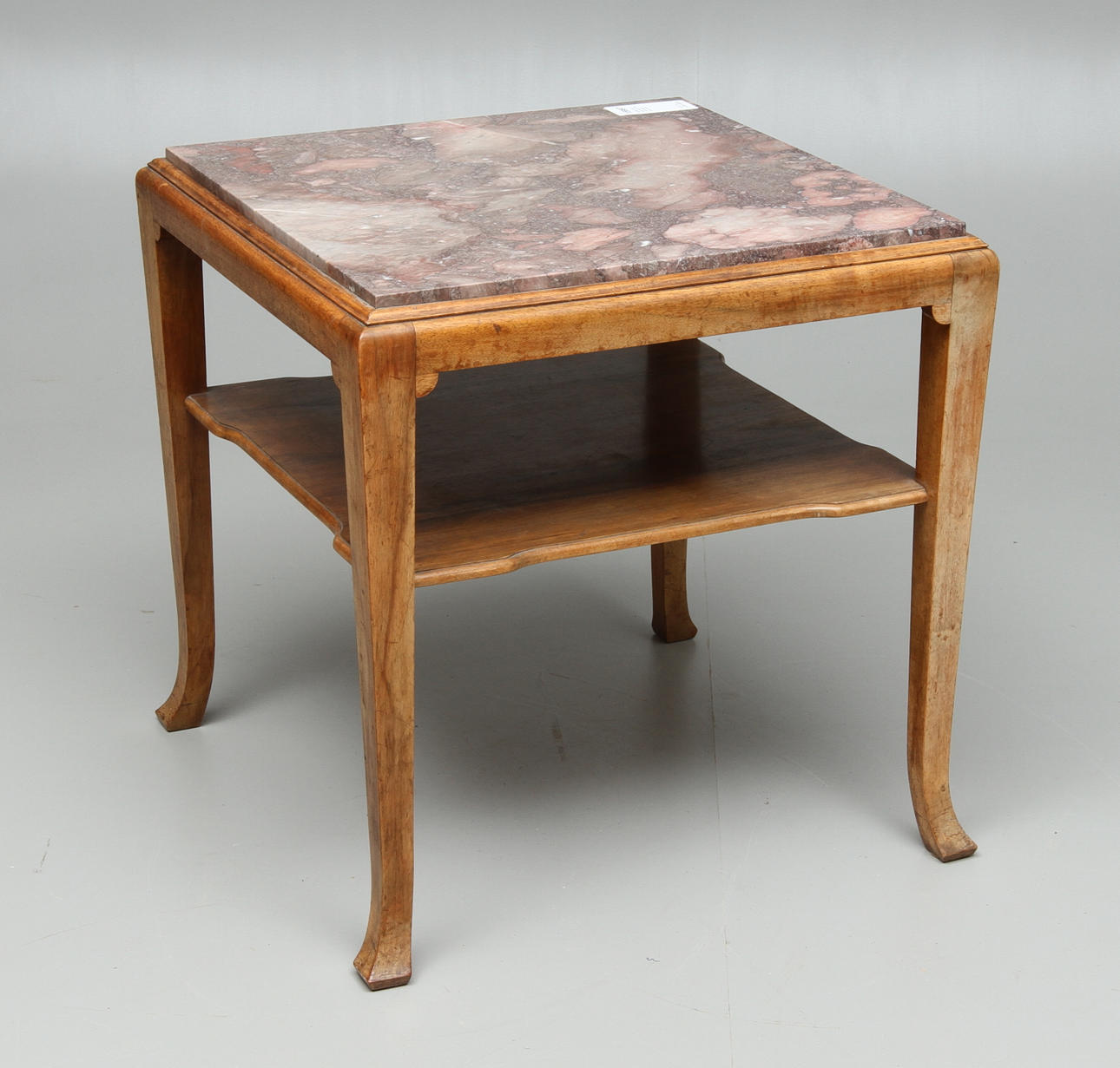 RÖKBORD, med stenskiva, 1900-talets första hälft.