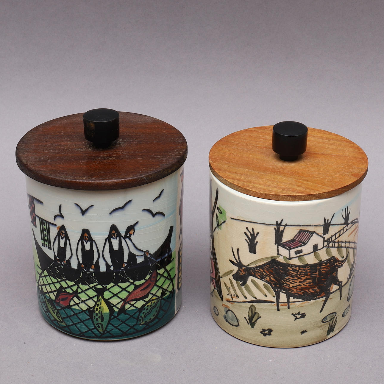 BURKAR, 2 st, porslin & trä, Deco Hälsingborg.