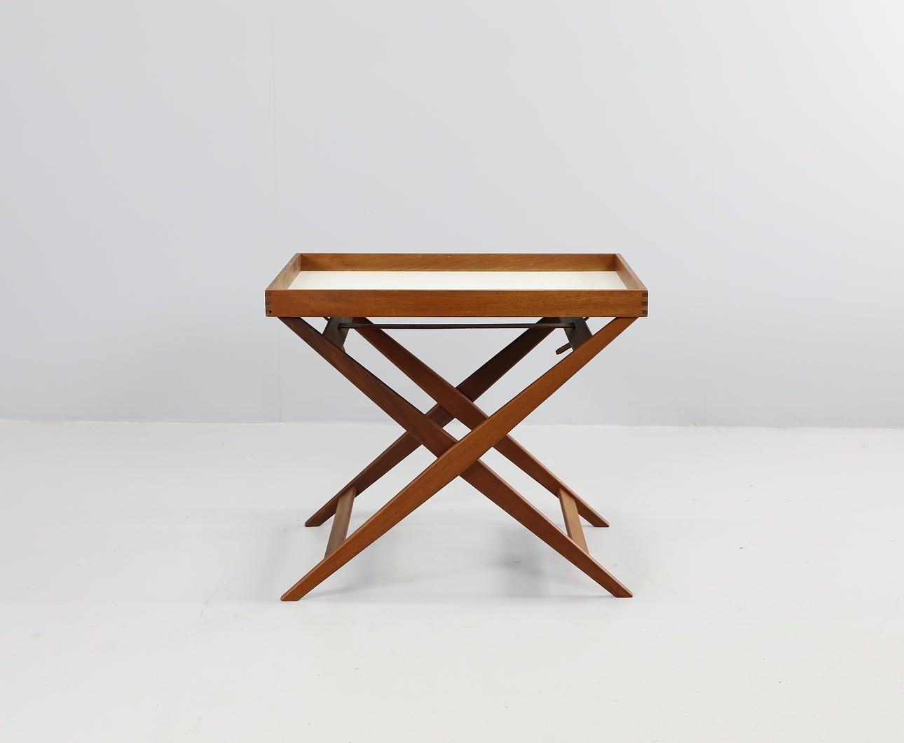 BRICKBORD, teak, omkring 1960-tal.