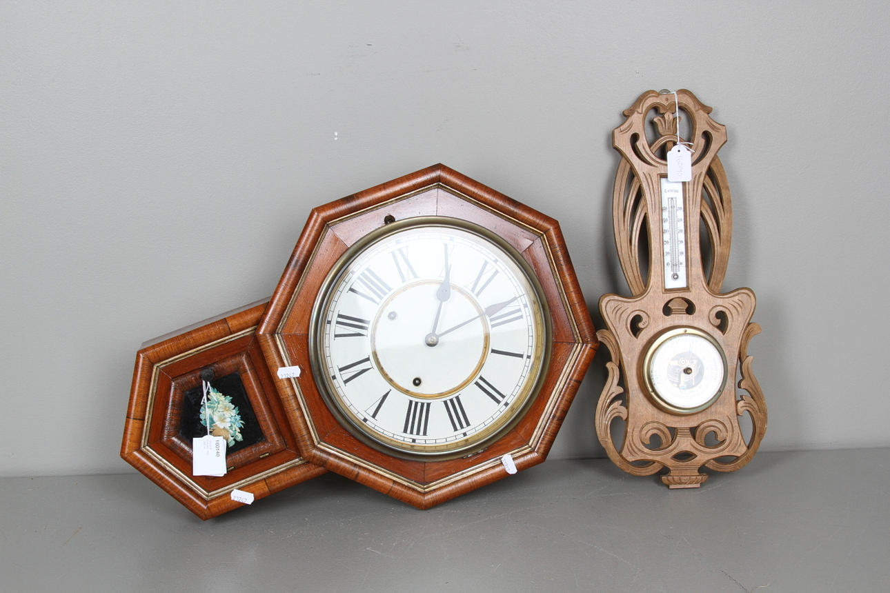 VÄGGUR samt BAROMETER, tidigt 1900-tal.