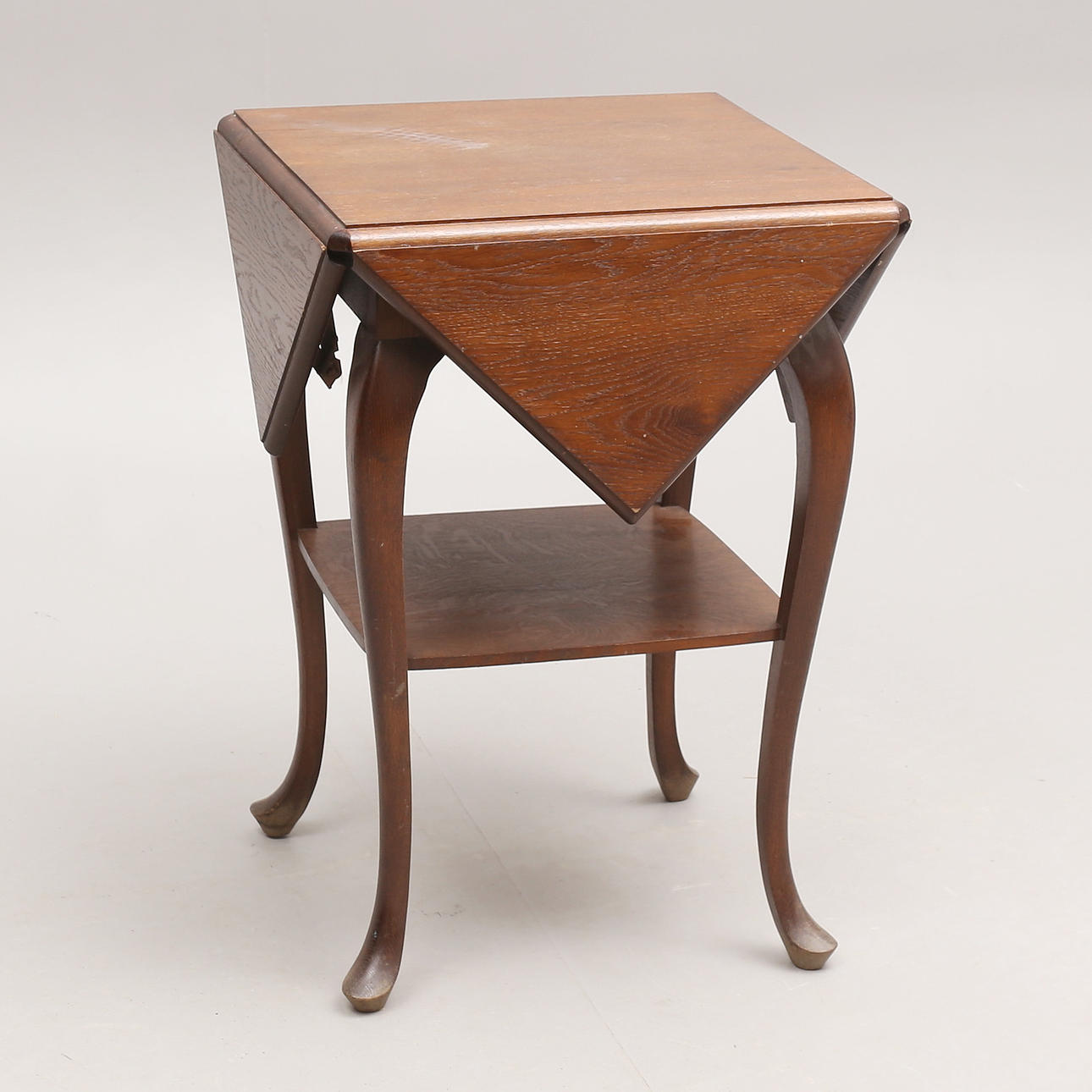 CUVERT TABLE, 19th/20th century.