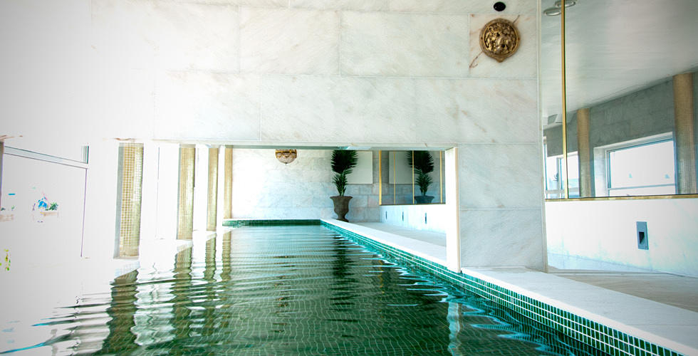 ÖVERNATTNING, 3-RÄTTERS MIDDAG & SPA för 2 personer, 2 nätter på Falkenberg Strandbad.