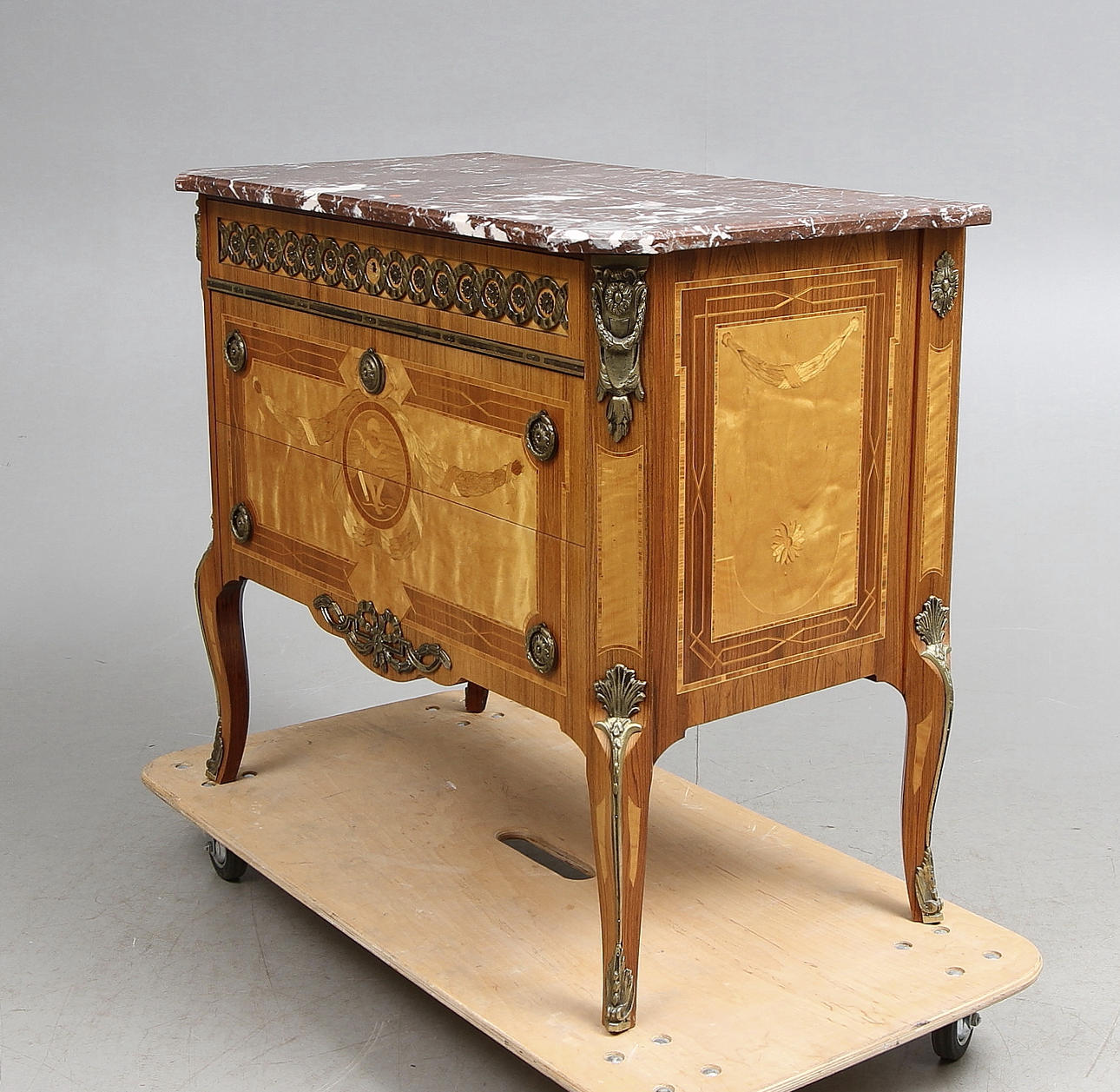 BYRÅ, sk Hauptstil, 1900-tal.