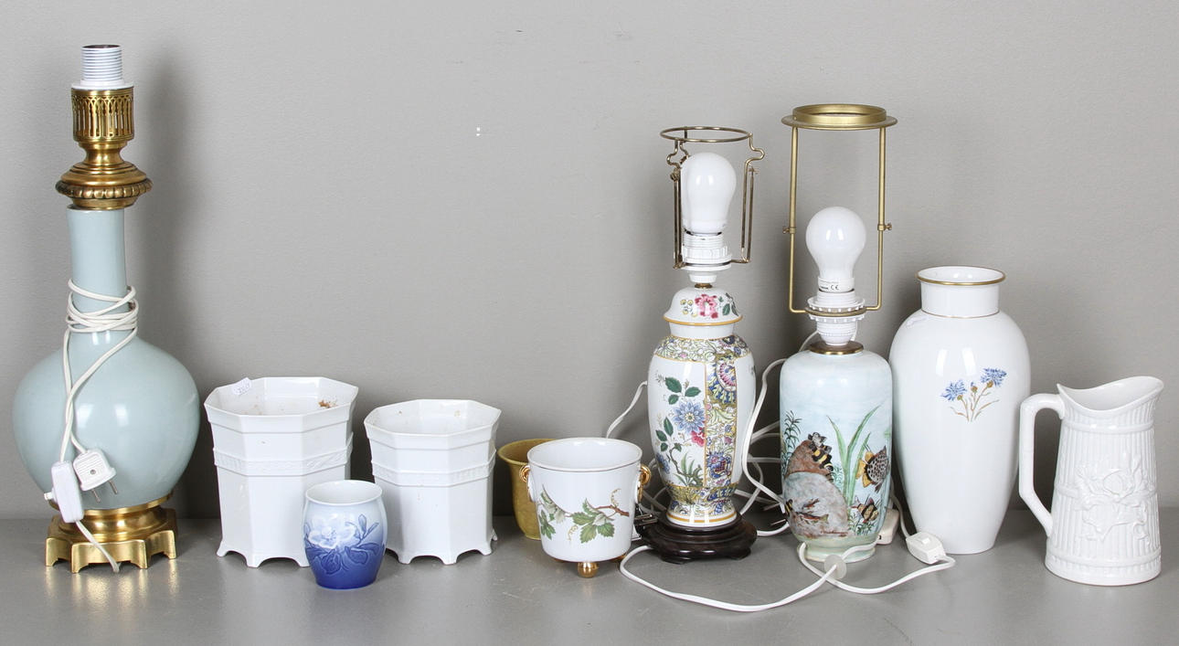 KERAMIKFÖREMÅL, 1900-tal, bl.a. Hackefors, Rörstrand.