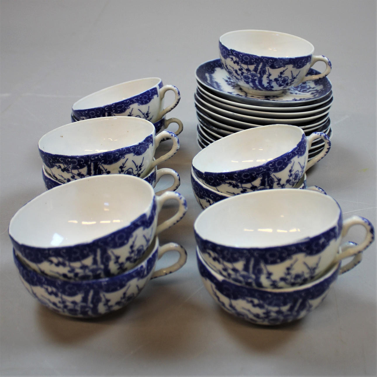 TEETASSEN 11 Teile, orientalisch.