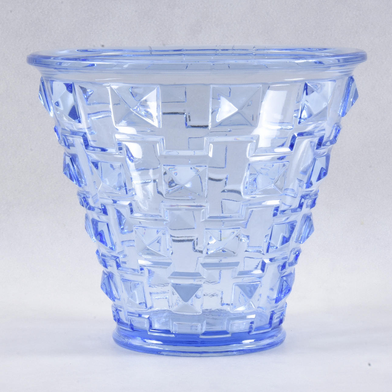 SIMON GATE. Vas, blått pressglas, 1930.