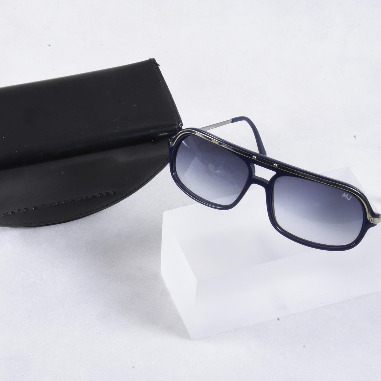 SOLGLASÖGON, Marc Jacobs.