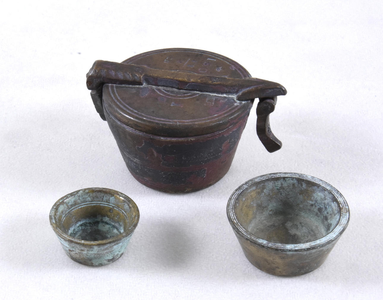 VIKTSATS, brons, krönt 11/1807.